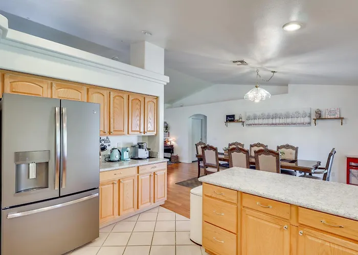Family Home: Yard, Grill & To Relax! Kingman